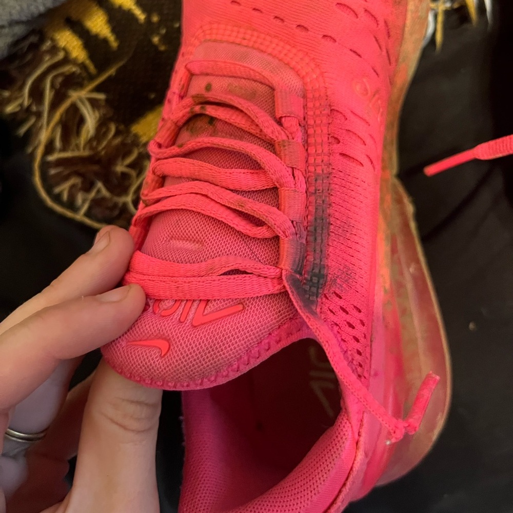 COPY - Pink Nike air max’s there beat up size 8!